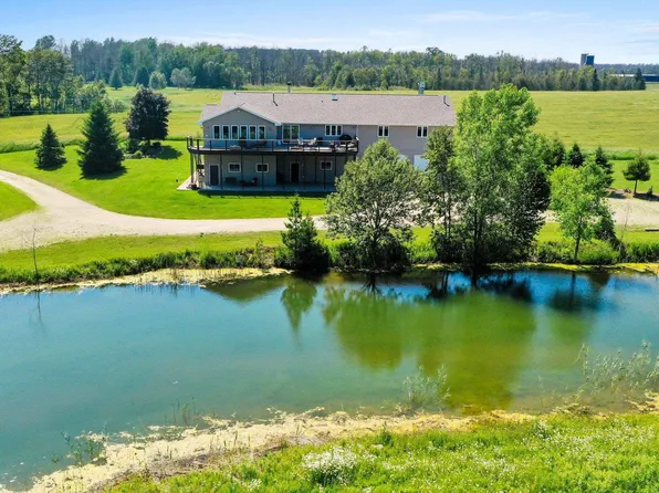 7186 W Center Rd, Forestville, WI 54213