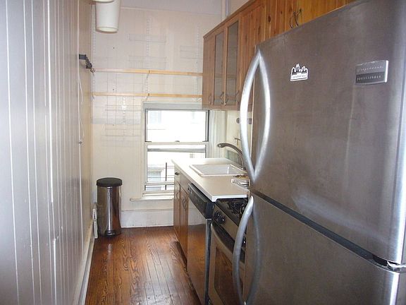 4th image of 305 W 106th St APT 3