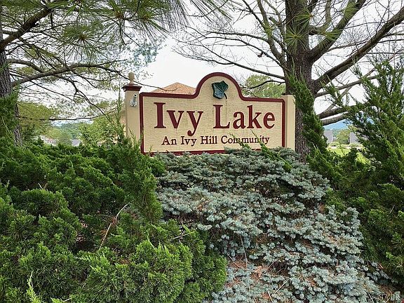 Ivy Lake Entrance