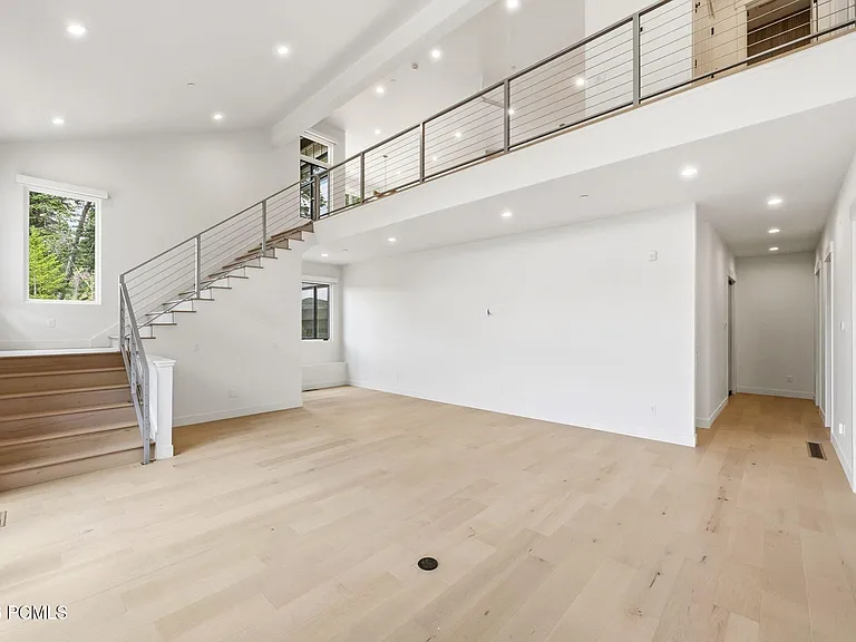 4043 W Crest Ct — Photo 24