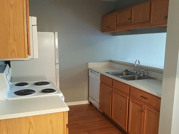 2nd image of 2738 W Tharpe St APT 1402