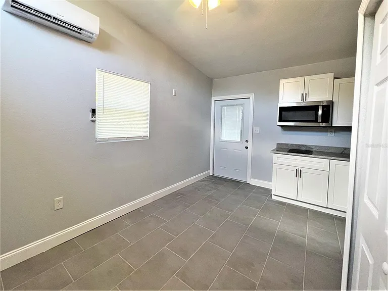 4004 W Olive St — Photo 7