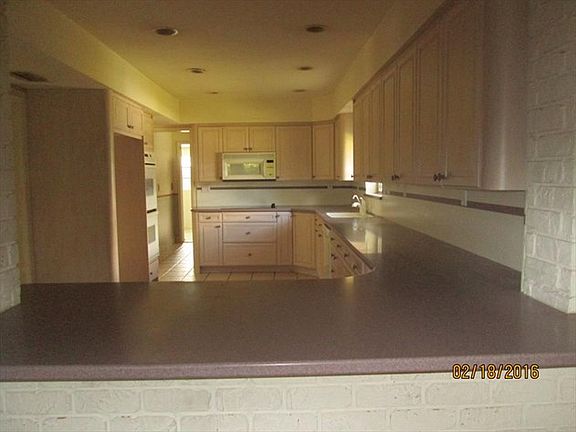 5th image of 2717 NE 22nd Ave