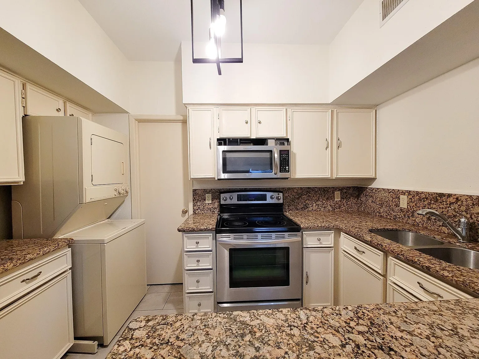 2 bed, 2.0 bath, 1190 sqft, $1,450 — Photo 4