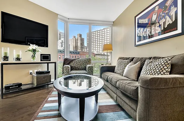 Sold by Triplemint | media 2