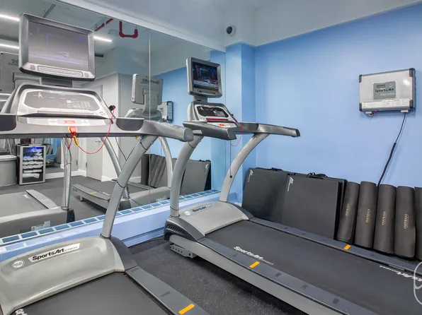 290 Third Avenue image 12 of 28