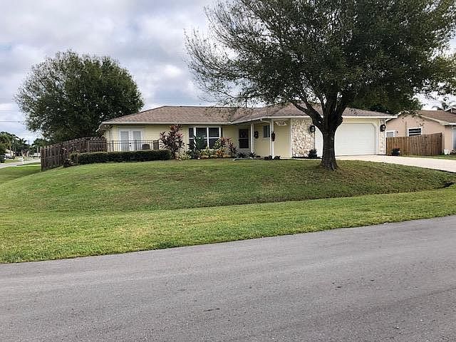 1st image of 789 NE Eastlake Street