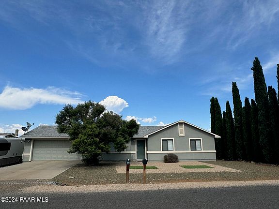 2nd image of 2751 N Indian Wells Dr