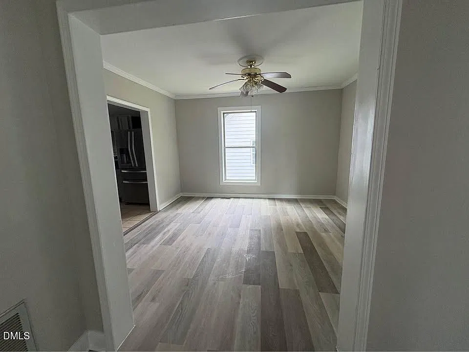 3 bed, 2.5 bath, 1587 sqft, $1,750 — Photo 3