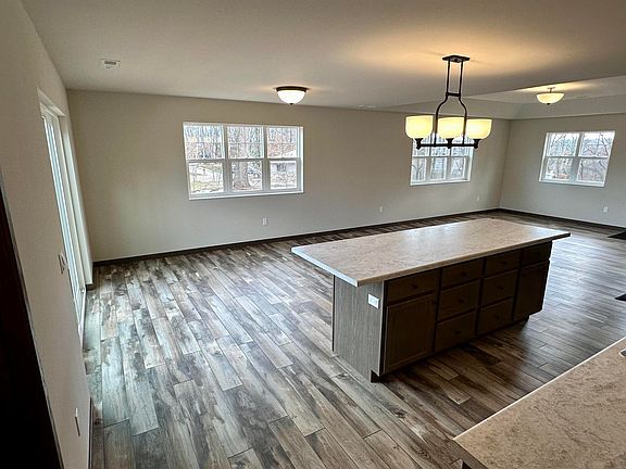5th image of 902 Lichte Dr