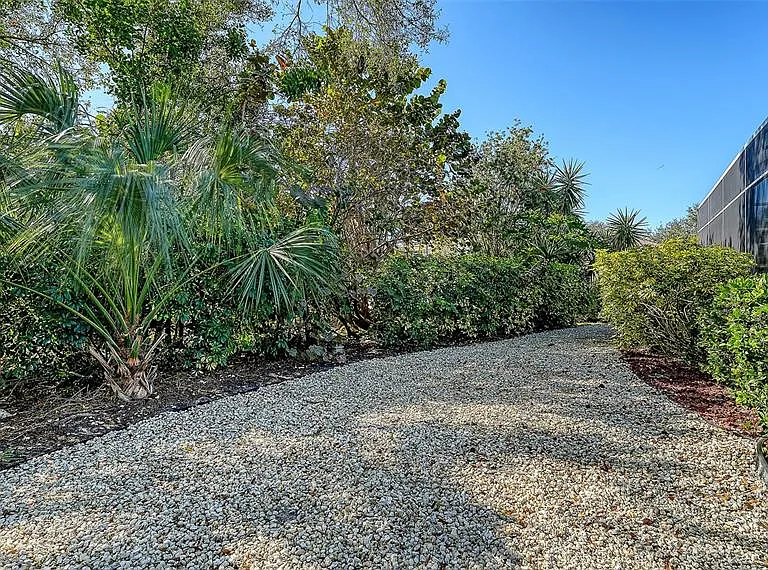 5811 White Oak Bayou Ct — Photo 41