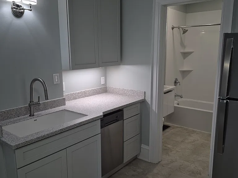 1047 E Gorham St #1 — Photo 9