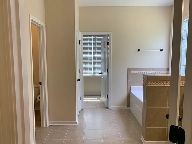 1641 Holly Creek Ln — Photo 23
