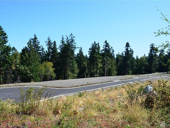 3rd image of 4669 Trail Crest Dr