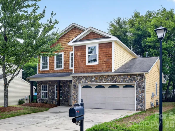 9232 Aloysia Ln, Charlotte, NC 28269