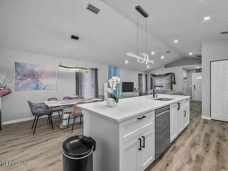 232 Nesmith Ave — Photo 11