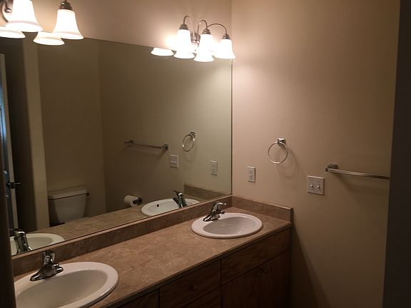 4th image of 311 13th Ave E #B