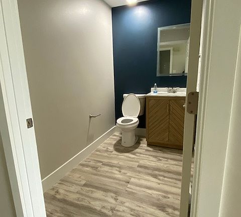 3rd image of 815 Wellington Dr