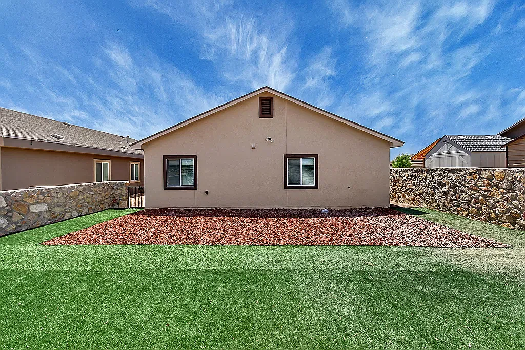 4 bed, 1500 sqft, $1,800 — Photo 2