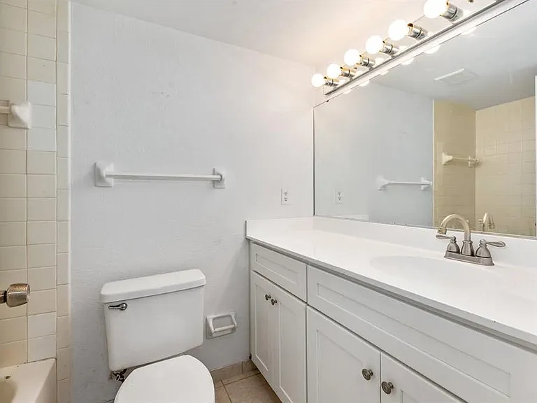 2232 Bahia Vista St #A1 — Photo 15