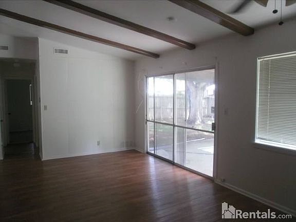 4th image of 4026 Stathmore Dr