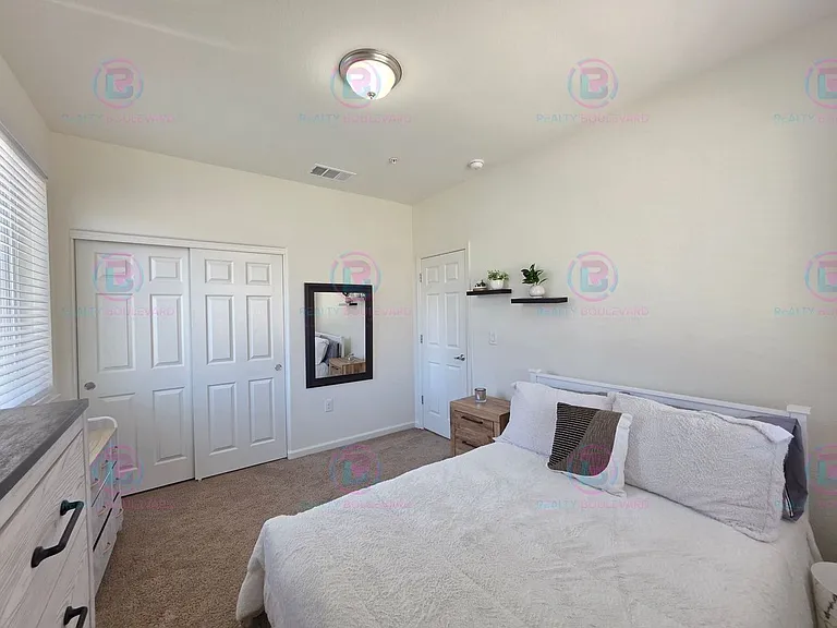 3010 Sterling Ridge Cir — Photo 36