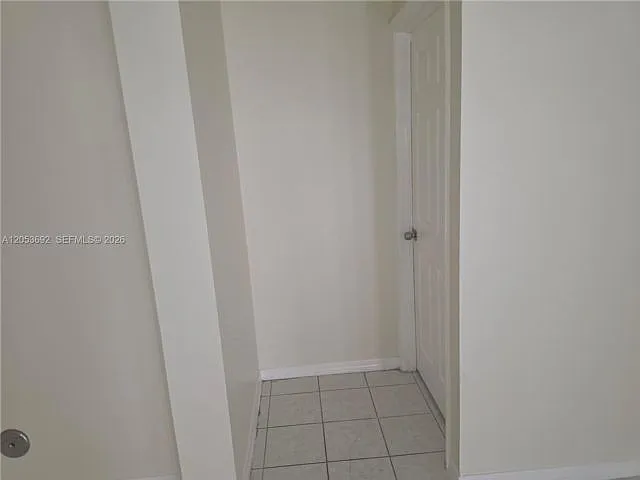 3 bed, 2.0 bath, 1301 sqft, $3,200 — Photo 2