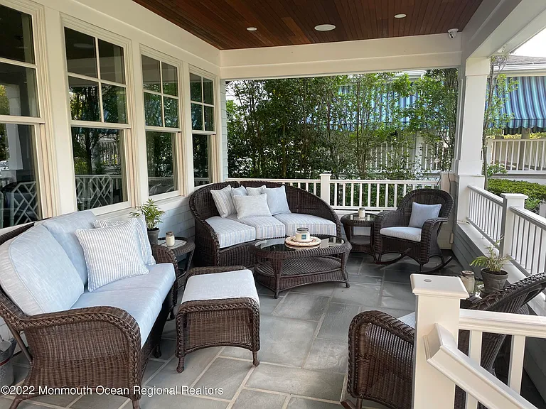 117 Sylvania Ave — Photo 4