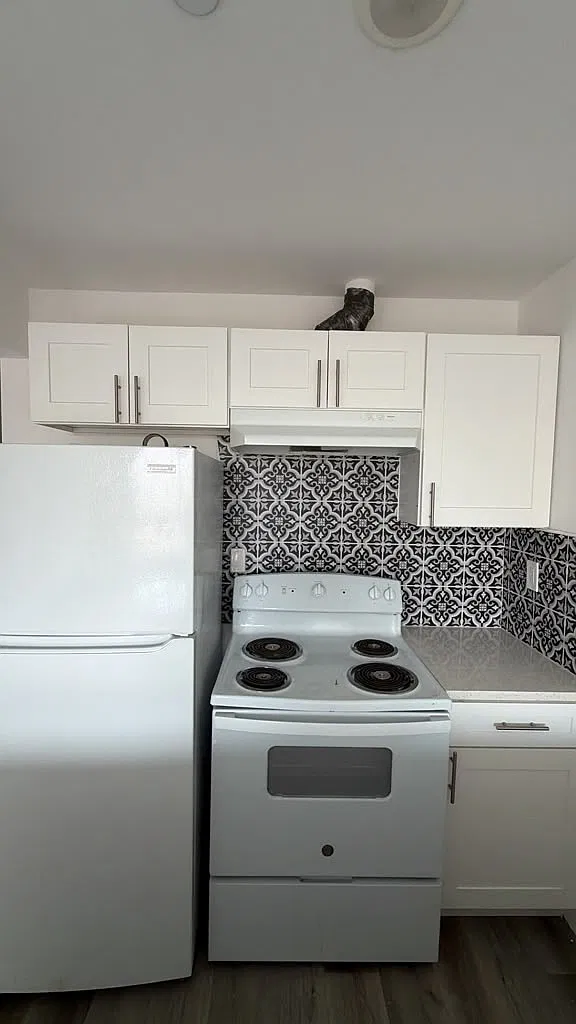 3 bed, $3,600 — Photo 2