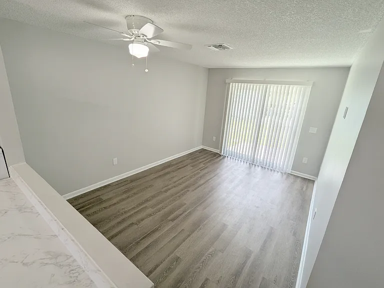 3031-3045 Springfield Ln #3035 — Photo 17