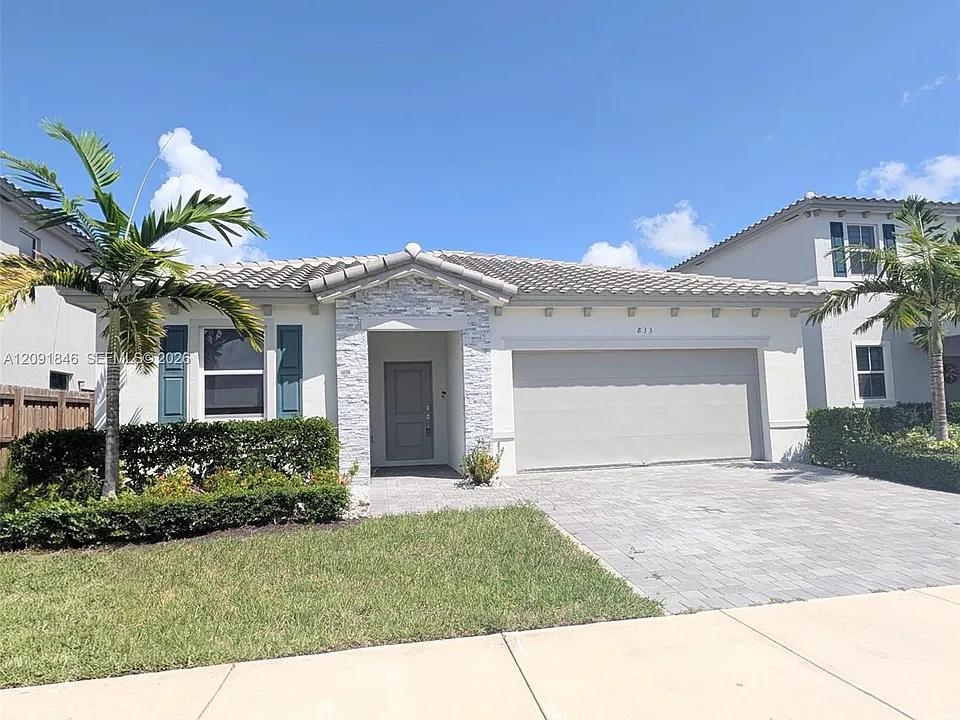 833 SE 26th Rd