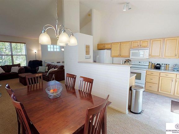 5th image of 10707 Girard St