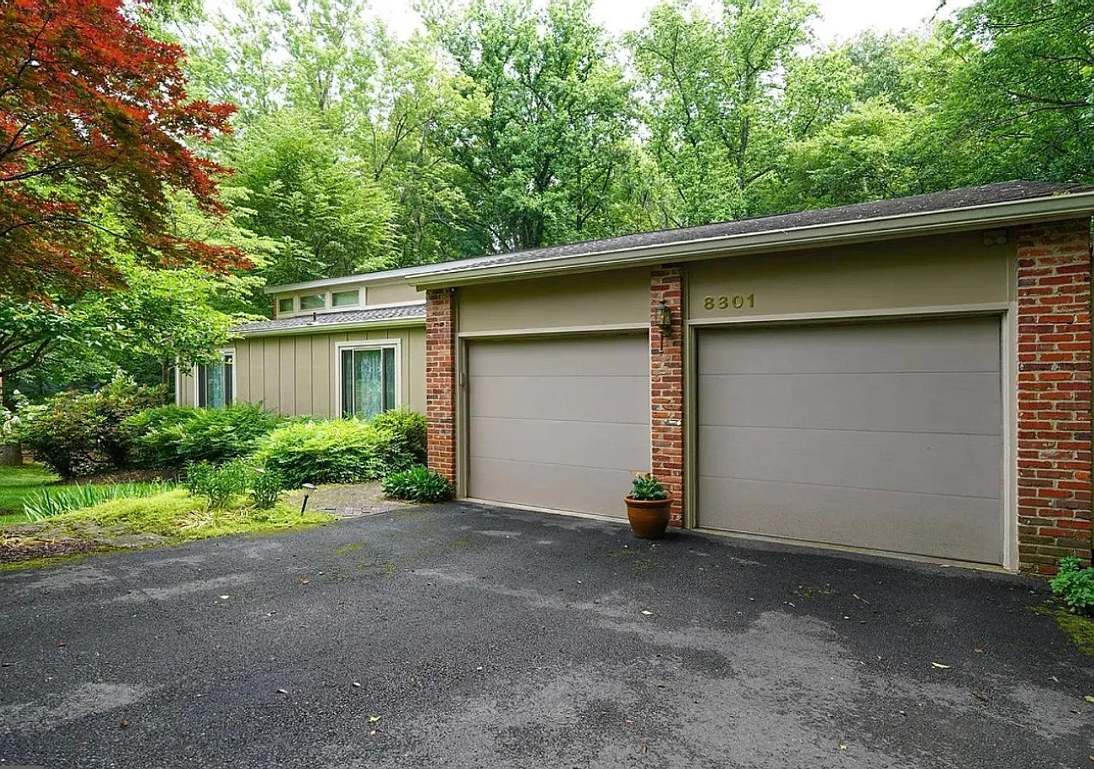 Spacious 5BR House in Potomac — Photo 2