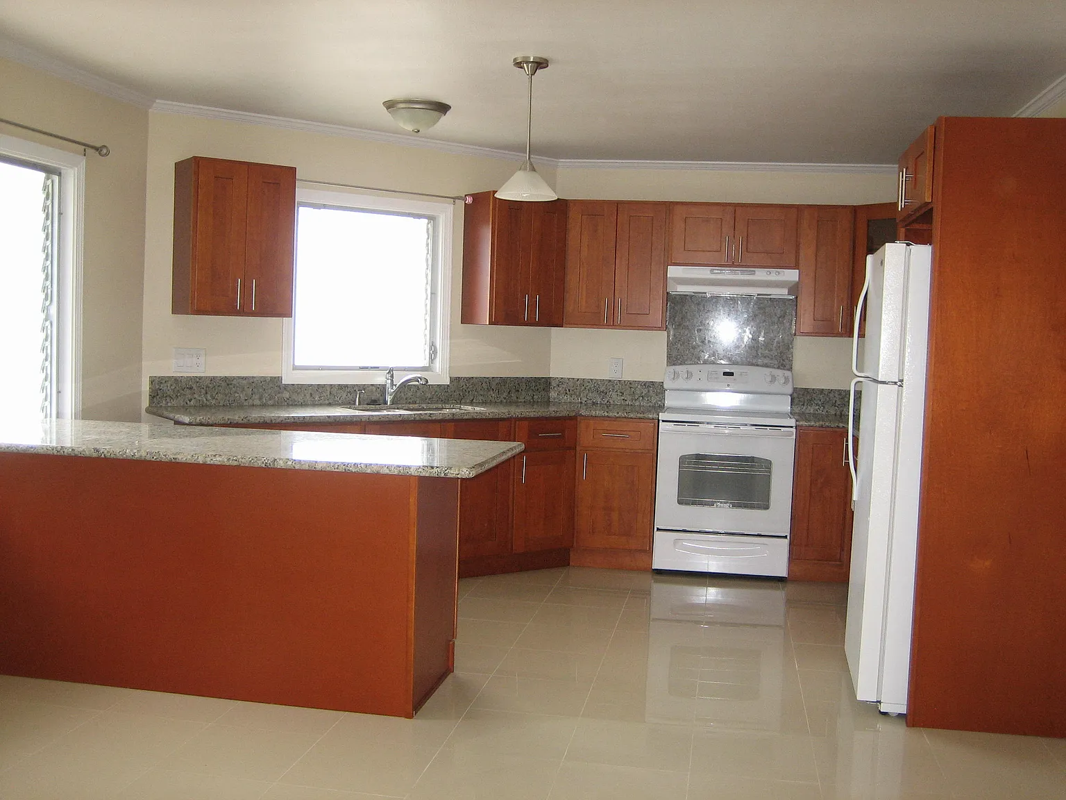 2 bed, 750 sqft, $2,200 — Photo 1