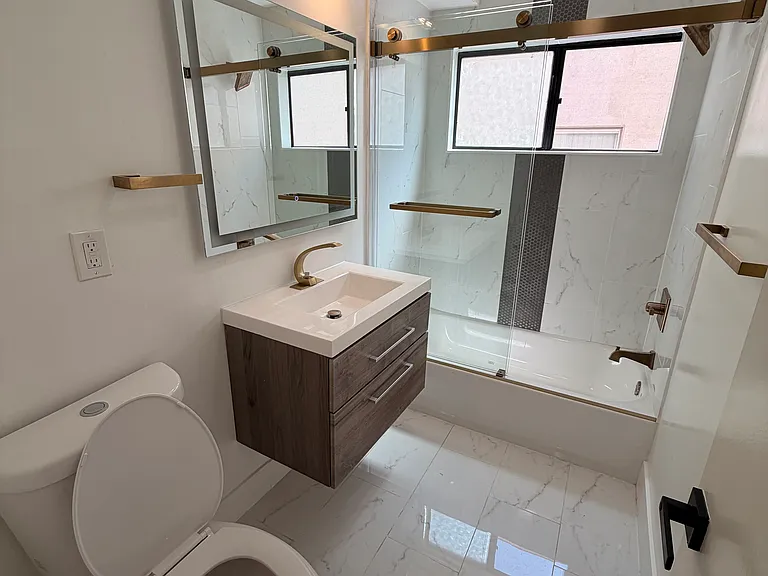 1609 Veteran Ave #3 — Photo 11