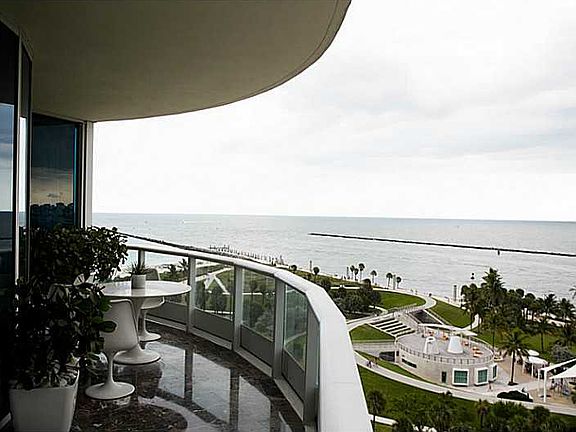 2nd image of 100 Pointe Dr #1004