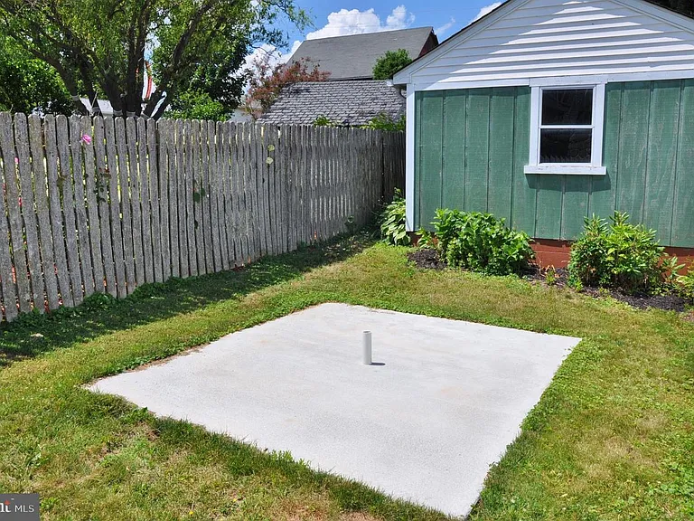 33 W Forrest Ave — Photo 36
