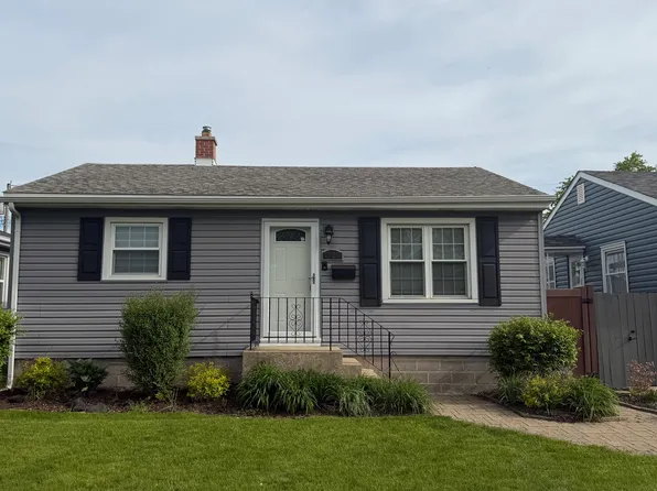 1621 170th Pl, Hammond, IN 46324