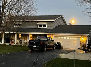 W359N5278 Crestview Dr, Oconomowoc, WI 53066