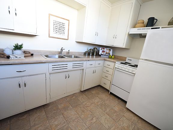 4th image of 362 6th Ave N APT 5