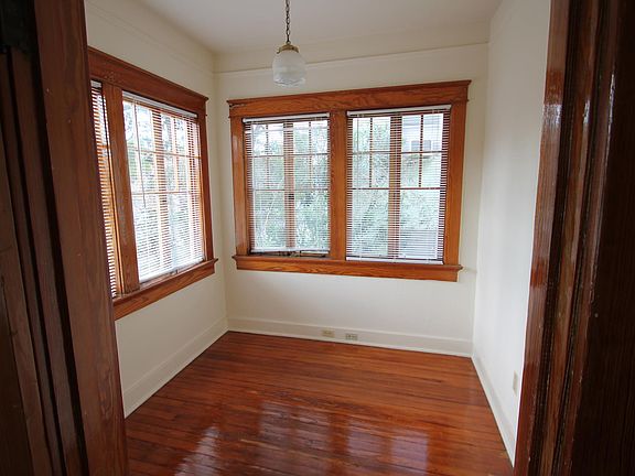 4th image of 11 Fontainebleau Dr APT A