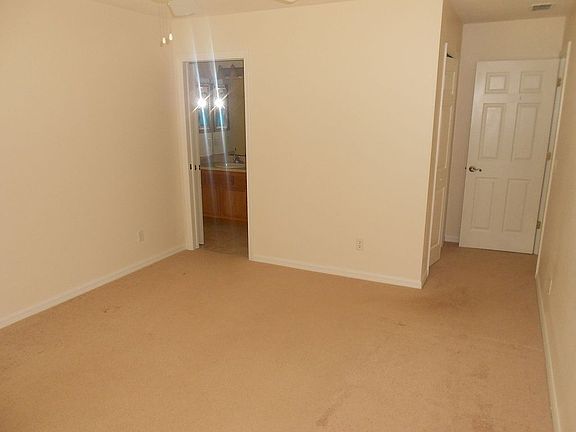 5th image of 4879 N Highland Park Dr