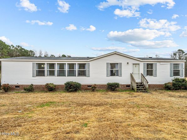 1056 E Wards Bridge Road, Kenansville, NC 28349