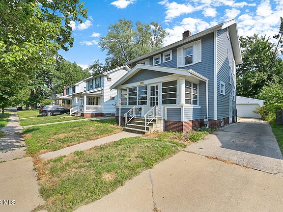 4th image of 2117 Talbot St