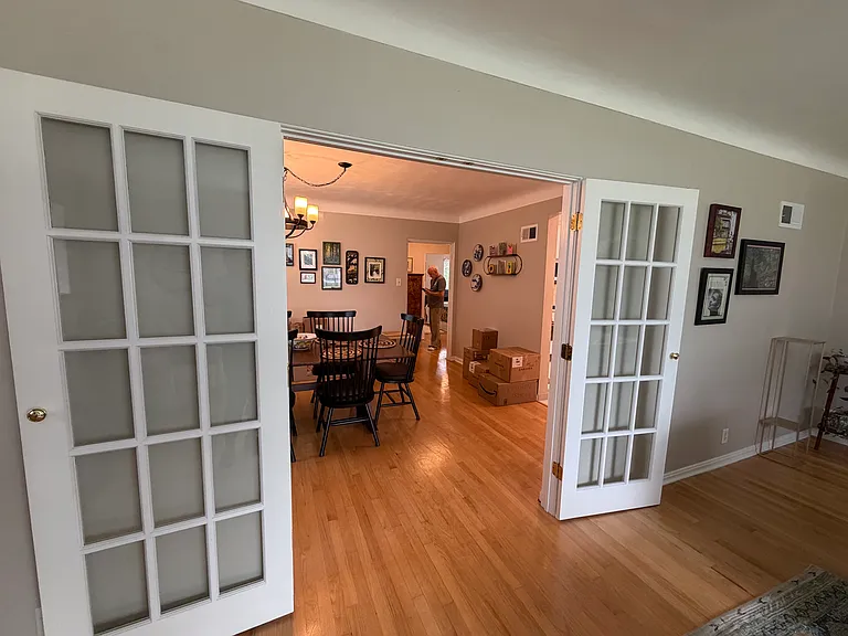 Family room to dining room