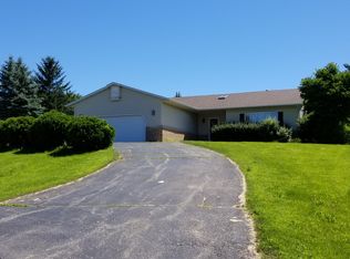 3818 Spy Glass Ridge Rd, Crystal Lake, IL 60012