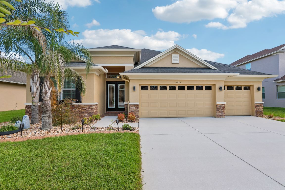 Sora Blvd-S0307-001.jpg