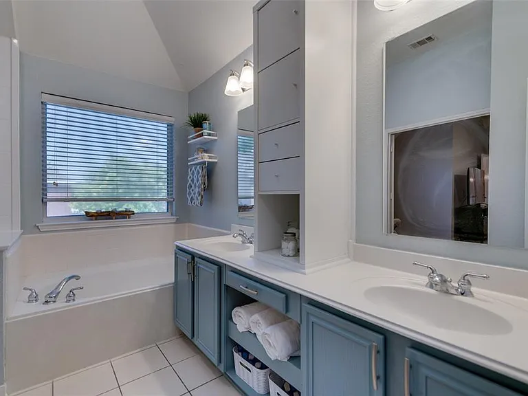 8801 Clearlake Dr — Photo 32
