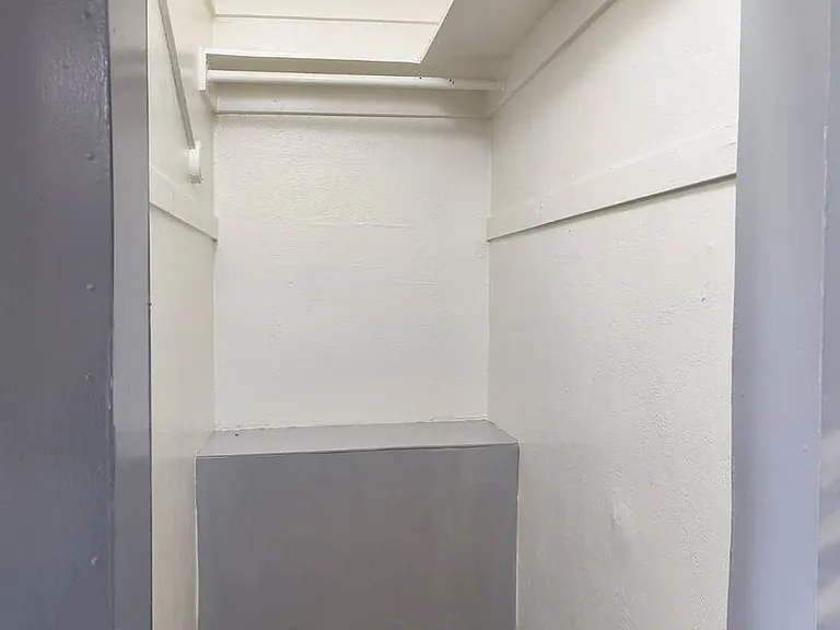 823 UNION APTS — Photo 5