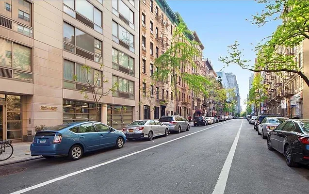 Rented by Compass | media 31